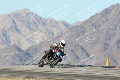 media/Dec-01-2025-Moto Forza (Mon) [[2daa91e15f]]/3-Beginner Group/Session 4 Turn 9/